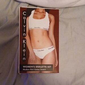 Calvin Klein White Women's Bralette And Panty